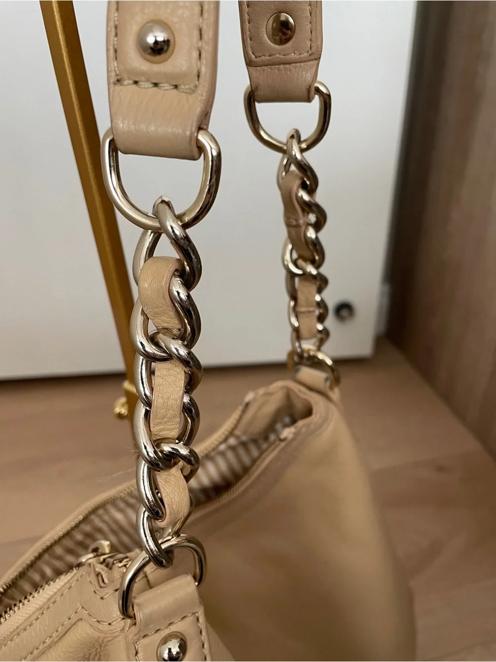Kate Spade New York Large Beige Pebbled Leather Hobo Shoulder Bags